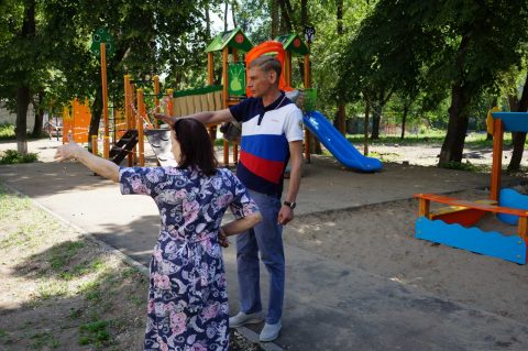 В Самаре проверили состояние детских игровых площадок